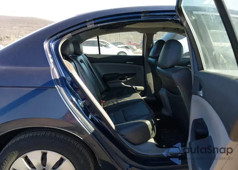 2009 Honda Accord 2.4 Lx z USA, uszkodzony, nr VIN 1HGCP263X9A024448